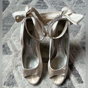 Nina White Bow Satin Wedged Heels